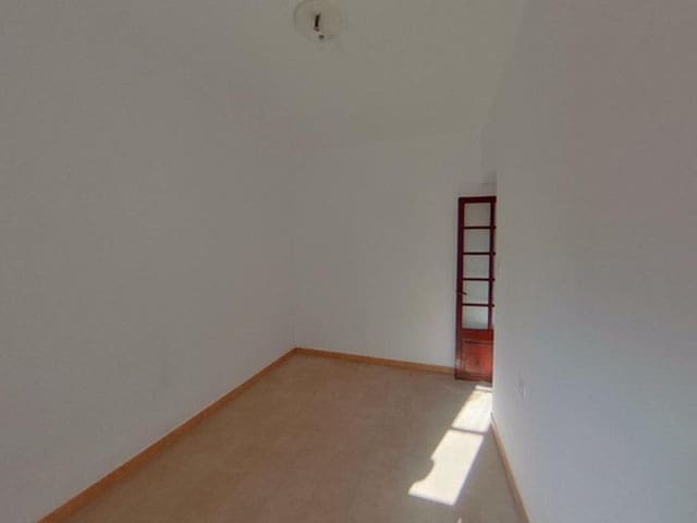 4 bedroom Flat for sale in Palma de Mallorca - € 320,000 (Ref: 9700125)