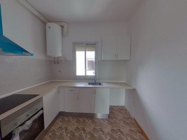 4 bedroom Flat for sale in Palma de Mallorca - € 320,000 (Ref: 9700125)