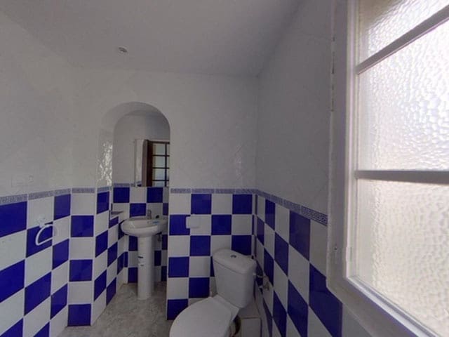 4 bedroom Flat for sale in Palma de Mallorca - € 320,000 (Ref: 9700125)