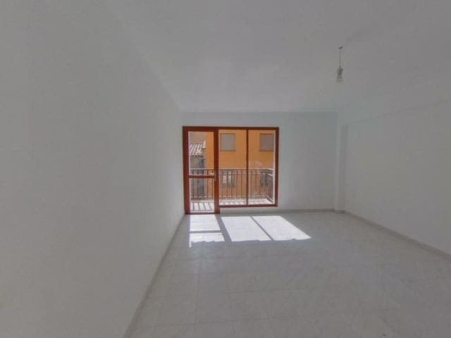 3 bedroom Flat for sale in Palma de Mallorca - € 285,000 (Ref: 9700126)