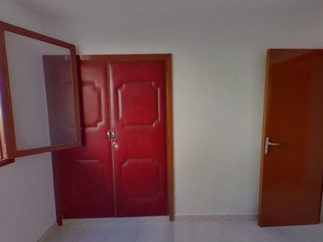 3 bedroom Flat for sale in Palma de Mallorca - € 285,000 (Ref: 9700126)