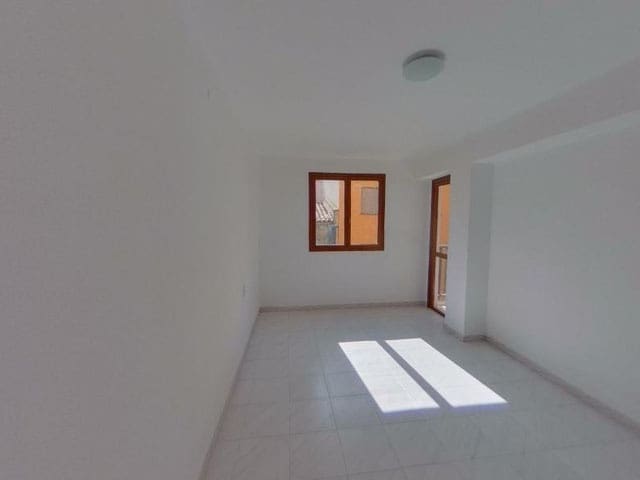 3 bedroom Flat for sale in Palma de Mallorca - € 285,000 (Ref: 9700126)