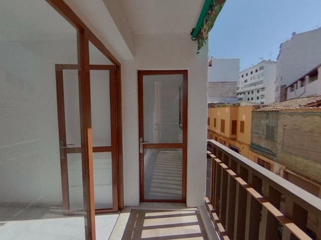 3 bedroom Flat for sale in Palma de Mallorca - € 285,000 (Ref: 9700126)