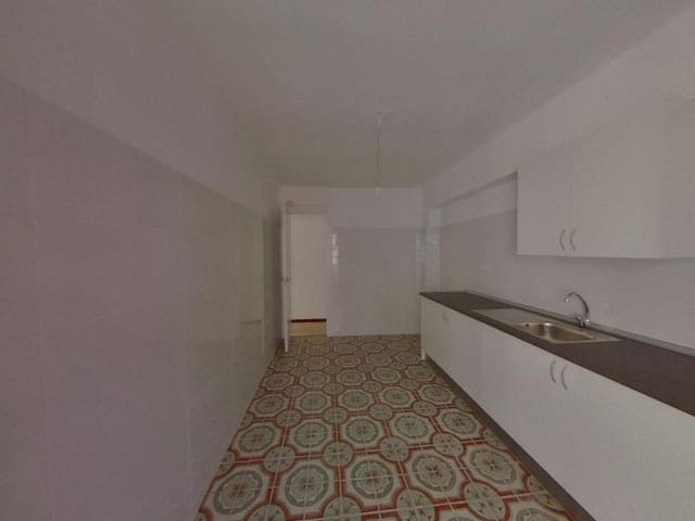 3 slaapkamer Flat te koop in Palma de Mallorca - € 240.000 (Ref: 9700127)