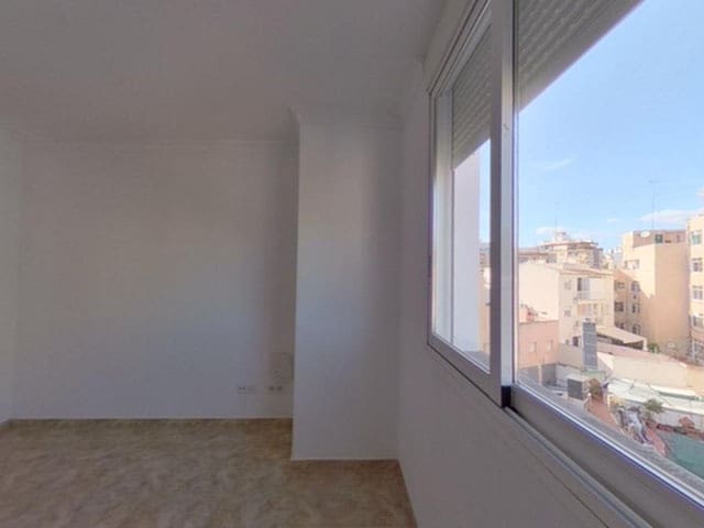 2 bedroom Flat for sale in Palma de Mallorca - € 247,300 (Ref: 9747340)