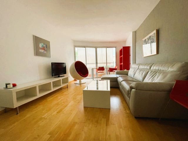 3 slaapkamer Flat te huur in Palma de Mallorca met zwembad garage - € 2.000 (Ref: 9777319)