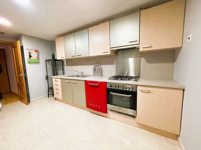 3 slaapkamer Flat te huur in Palma de Mallorca met zwembad garage - € 2.000 (Ref: 9777319)