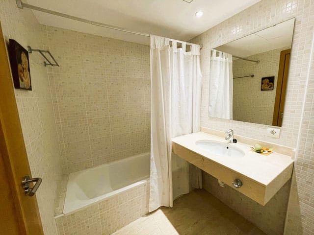 3 slaapkamer Flat te huur in Palma de Mallorca met zwembad garage - € 2.000 (Ref: 9777319)