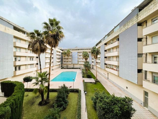3 slaapkamer Flat te huur in Palma de Mallorca met zwembad garage - € 2.000 (Ref: 9777319)