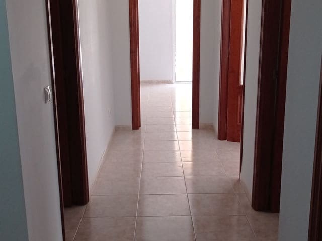 2 bedroom Flat for rent in Puerto de Alcudia with garage - € 1,011 (Ref: 9938592)
