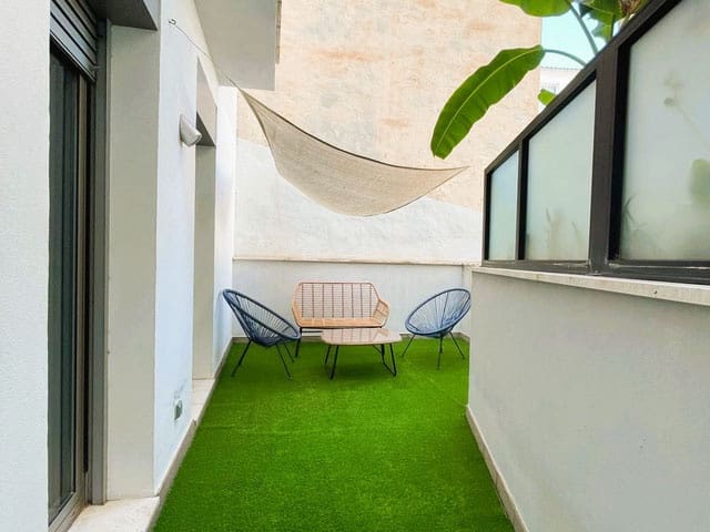 3 bedroom Flat for rent in Palma de Mallorca with garage - € 1,900 (Ref: 9973847)
