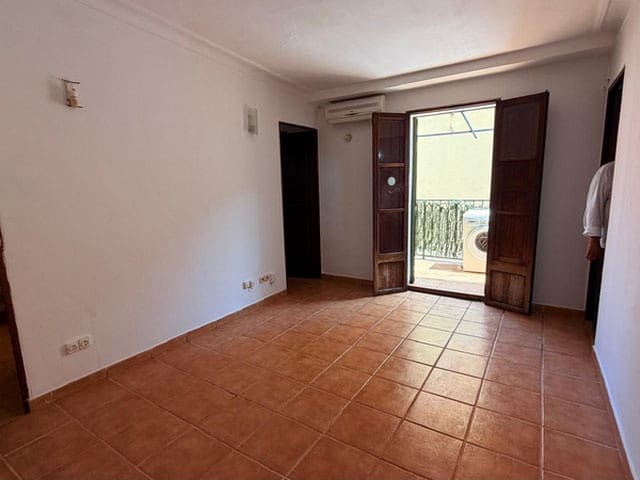 Appartement de 1 chambre à louer à Palma de Mallorca avec garage - 807 € (Ref: 9989386)