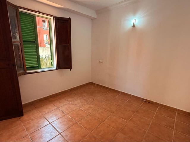 Appartement de 1 chambre à louer à Palma de Mallorca avec garage - 807 € (Ref: 9989386)