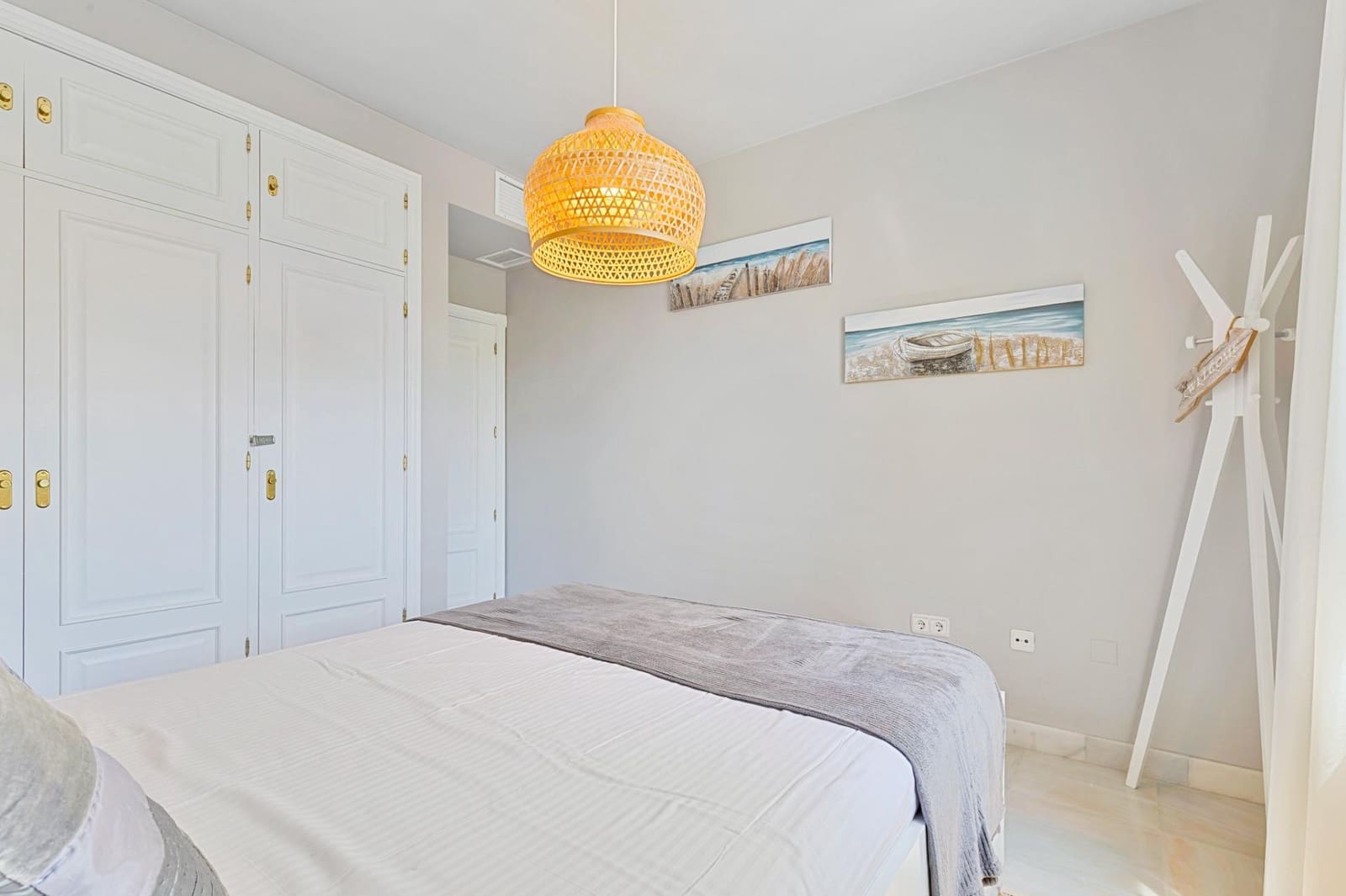 2 sypialnia Apartament na sprzedaż w Aloha Golf z basenem garażem - 570 000 € (Ref: 10013431)