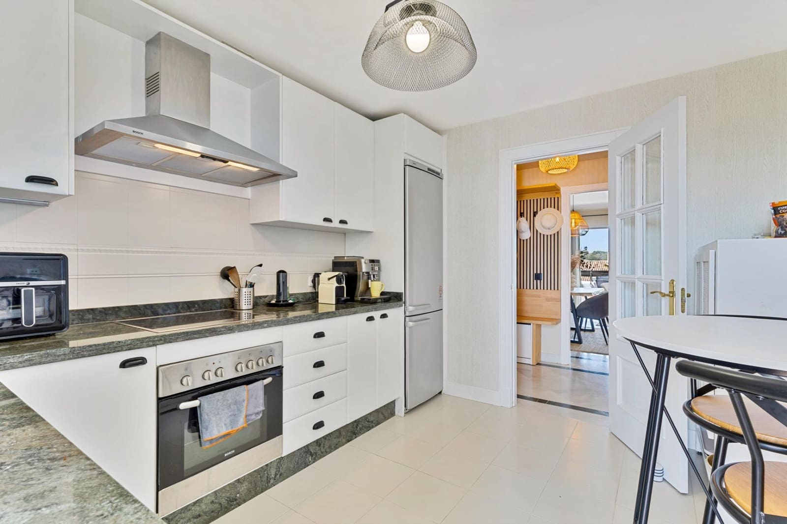 2 sypialnia Apartament na sprzedaż w Aloha Golf z basenem garażem - 570 000 € (Ref: 10013431)