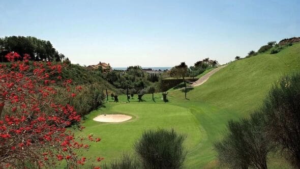 4 bedroom Villa for sale in Estepona with pool garage - € 2,190,000 (Ref: 10013432)