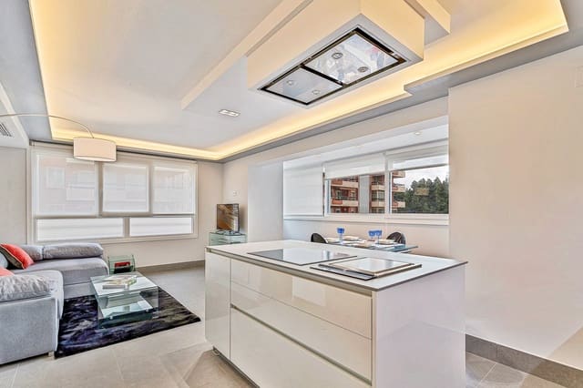2 sovrum Lägenhet att hyra i Playa Bajadilla - Puertos, Marbella - 2 750 € (Ref: 10030666)