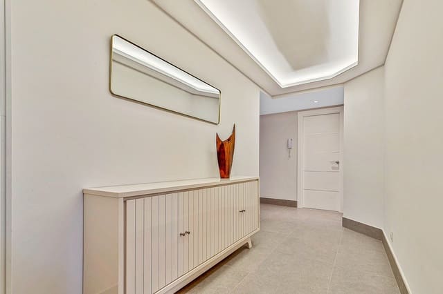 2 sovrum Lägenhet att hyra i Playa Bajadilla - Puertos, Marbella - 2 750 € (Ref: 10030666)