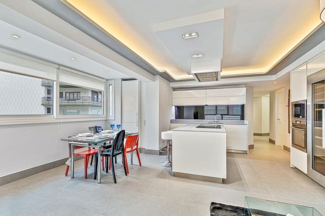 2 sovrum Lägenhet att hyra i Playa Bajadilla - Puertos, Marbella - 2 750 € (Ref: 10030666)