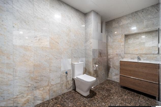 Kaupallinen myytävänä paikassa Marbella - 515 000 € (Ref: 10081364)
