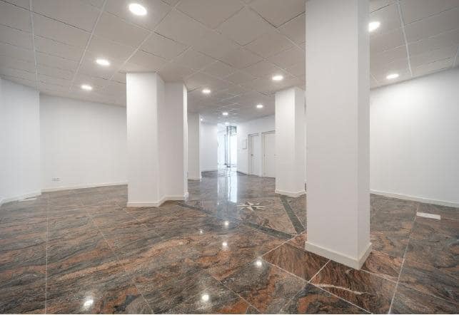 Kaupallinen myytävänä paikassa Marbella - 515 000 € (Ref: 10081364)
