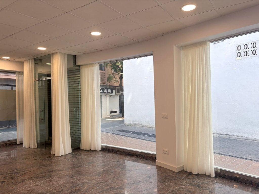 Kaupallinen myytävänä paikassa Marbella - 515 000 € (Ref: 10081364)