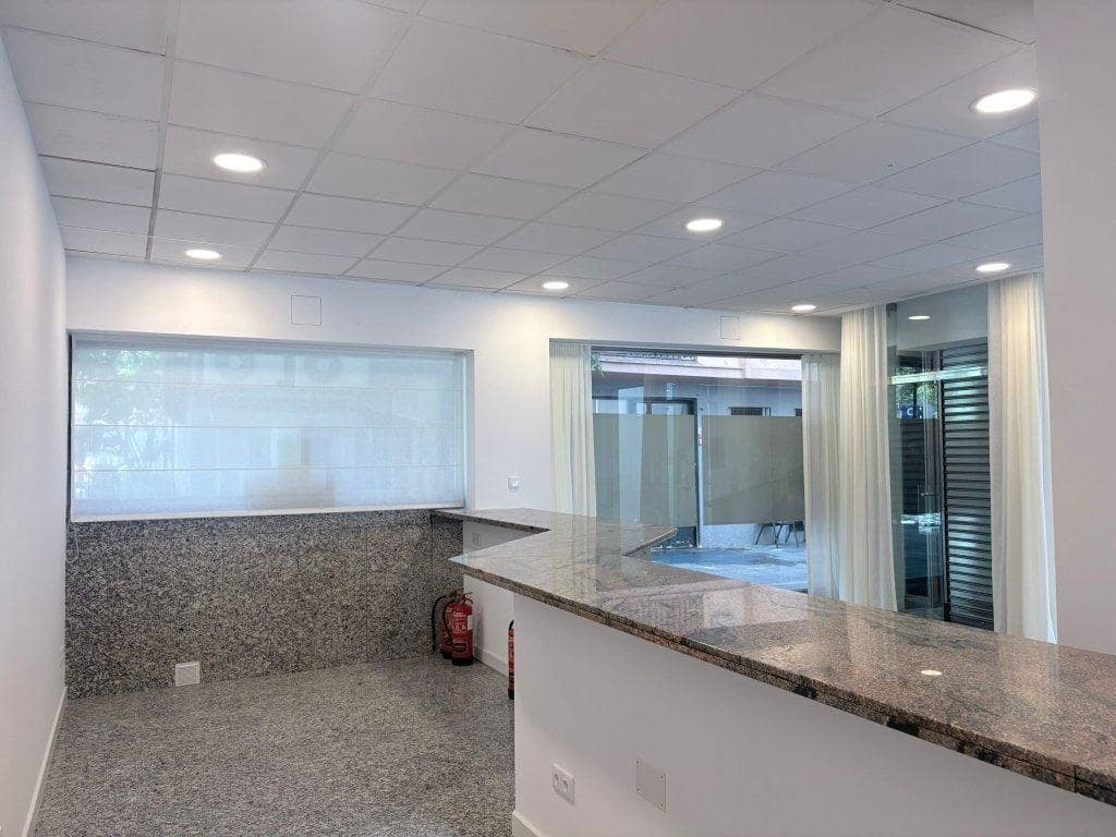 Kaupallinen myytävänä paikassa Marbella - 515 000 € (Ref: 10081364)