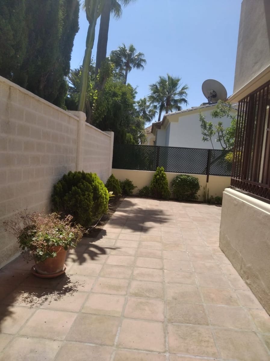 5 soveværelse Villa til salg i Las Chapas med swimmingpool garage - € 2.800.000 (Ref: 8275305)