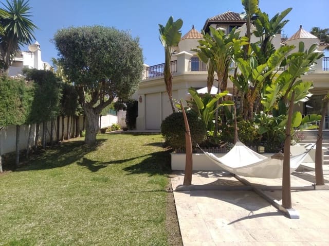 5 sypialnia Willa na sprzedaż w Las Chapas, Marbella z basenem garażem - 2 800 000 € (Ref: 8275305)