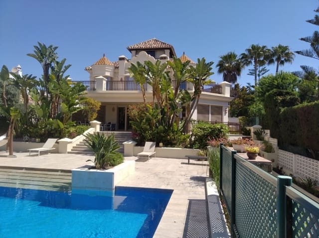 5 sypialnia Willa na sprzedaż w Las Chapas, Marbella z basenem garażem - 2 800 000 € (Ref: 8275305)