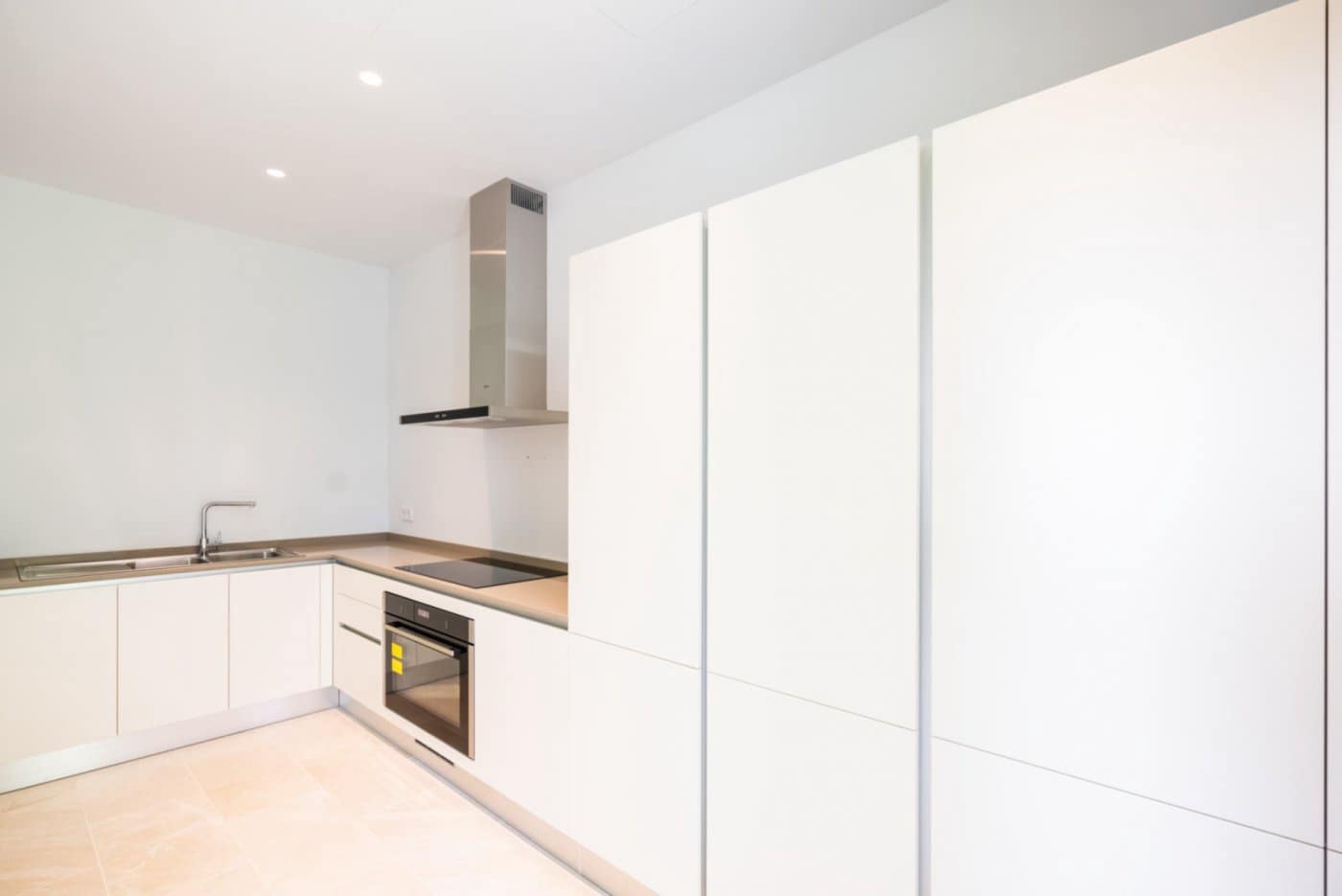 6 bedroom Villa for sale in Marbella with pool garage - € 4,750,000 (Ref: 8275319)