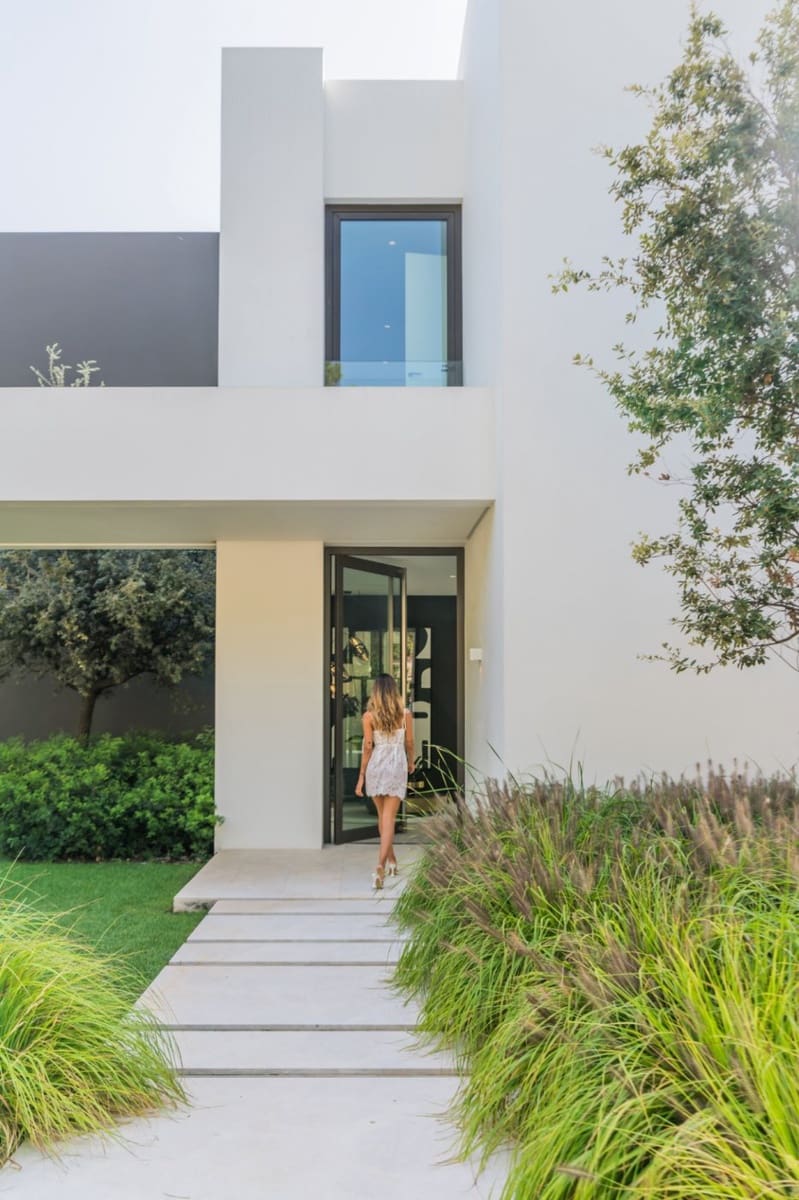 6 bedroom Villa for sale in Marbella with pool garage - € 4,750,000 (Ref: 8275319)