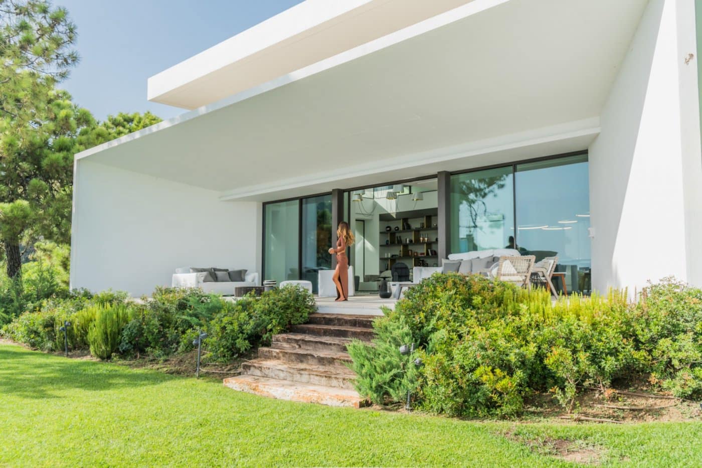 6 bedroom Villa for sale in Marbella with pool garage - € 4,750,000 (Ref: 8275319)