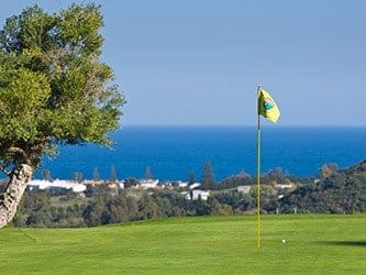 2 bedroom Flat for sale in Estepona with pool garage - € 272,000 (Ref: 8275330)