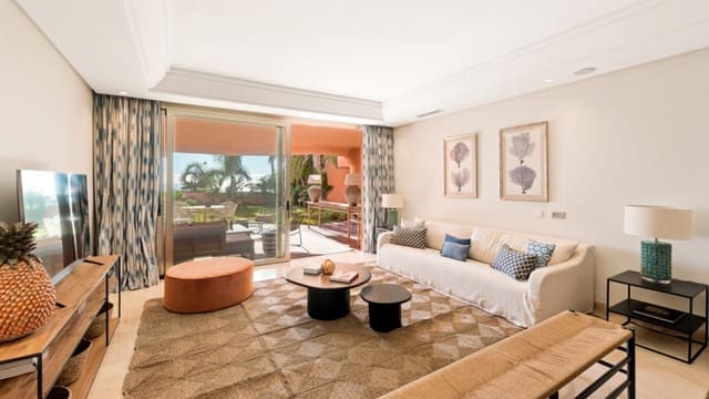 Apartamento de 3 habitaciones en Marbella en venta con piscina garaje - 2.150.000 € (Ref: 8275335)