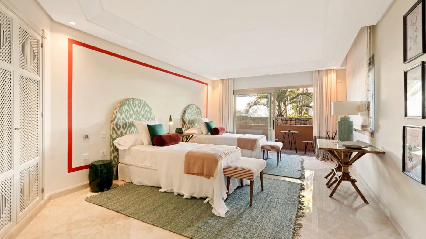 3 bedroom Apartment for sale in Marbella with pool garage - € 2,150,000 (Ref: 8275335)