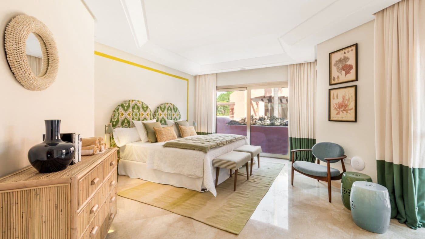 3 bedroom Apartment for sale in Marbella with pool garage - € 2,150,000 (Ref: 8275335)