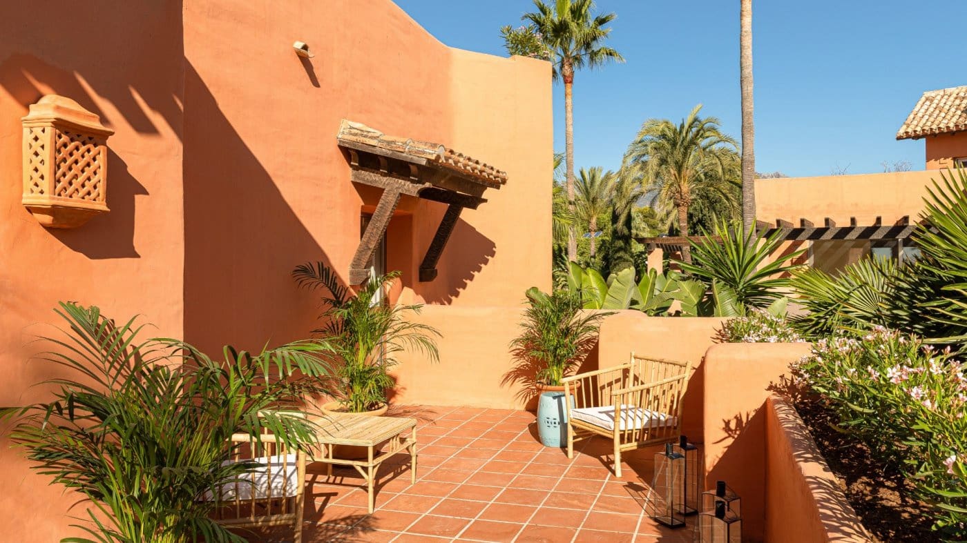 3 bedroom Apartment for sale in Marbella with pool garage - € 2,150,000 (Ref: 8275335)