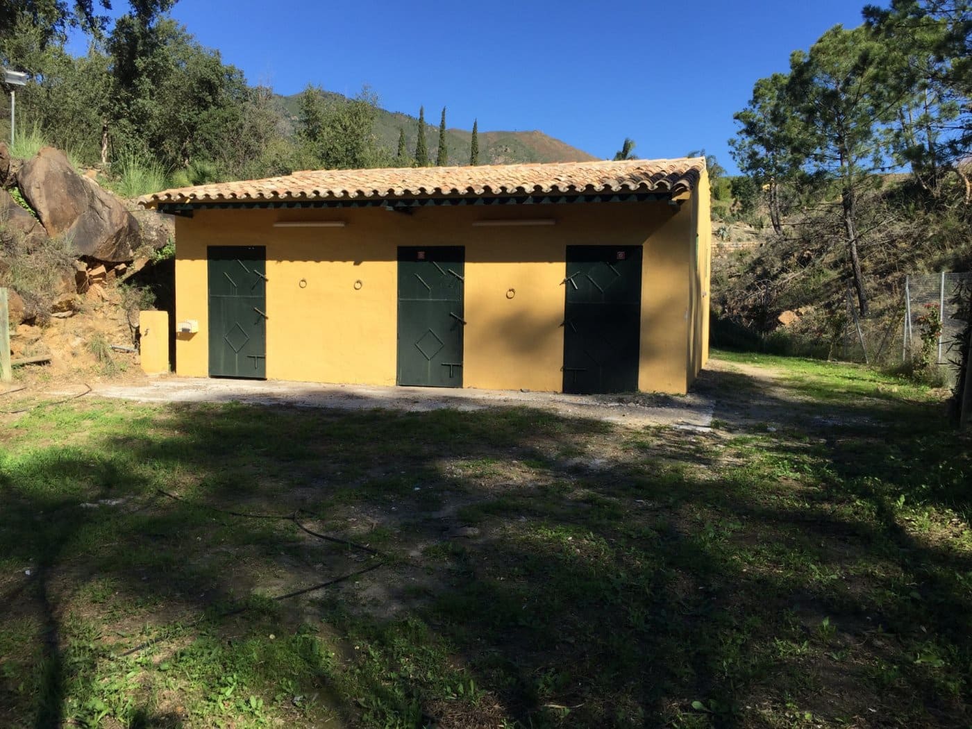 5 soveværelse Finca/Landehus til salg i Ojen med swimmingpool garage - € 1.500.000 (Ref: 8275338)