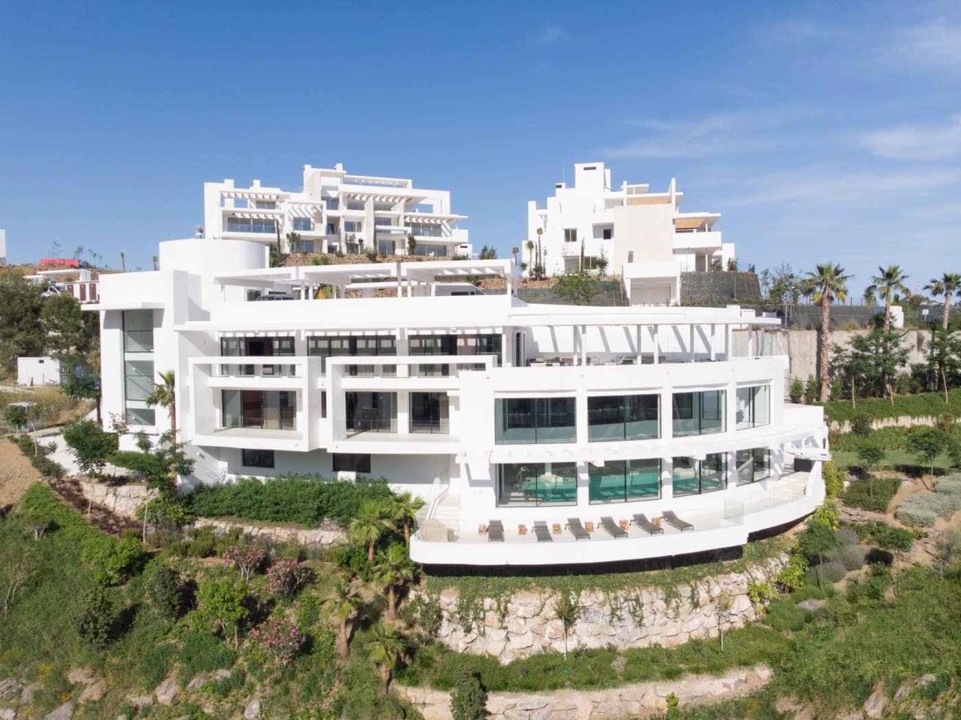 2 bedroom Apartment for sale in Marbella with pool garage - € 880,000 (Ref: 8275360)