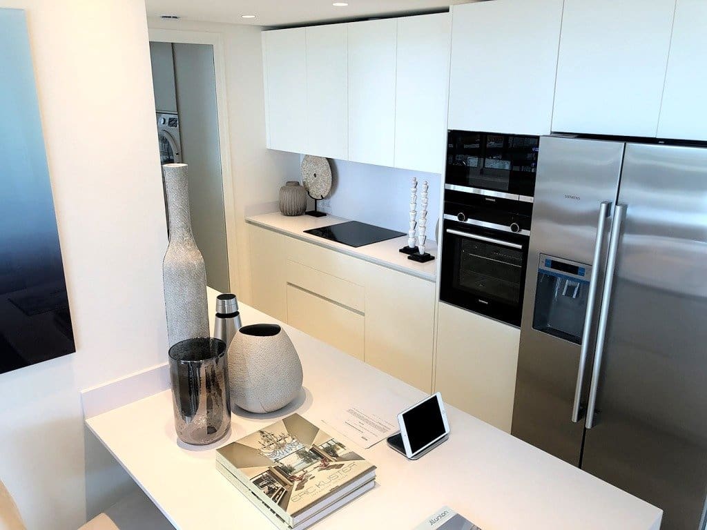 2 bedroom Apartment for sale in Marbella with pool garage - € 799,000 (Ref: 8275362)