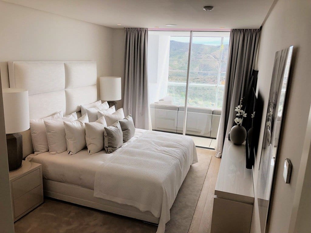 2 bedroom Apartment for sale in Marbella with pool garage - € 799,000 (Ref: 8275362)