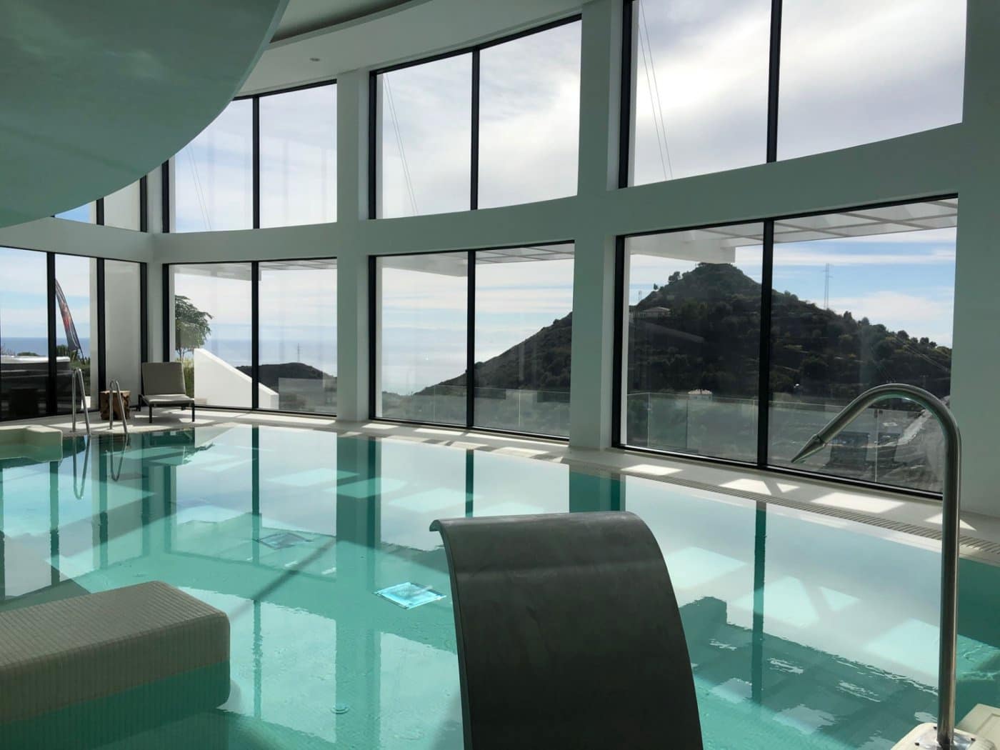 2 bedroom Apartment for sale in Marbella with pool garage - € 799,000 (Ref: 8275362)