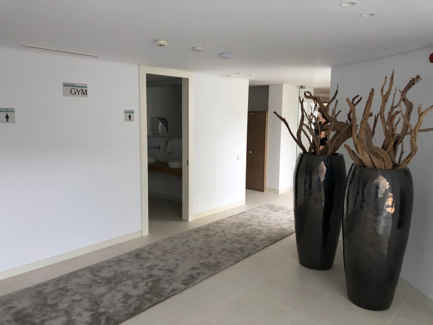 2 bedroom Apartment for sale in Marbella with pool garage - € 799,000 (Ref: 8275362)