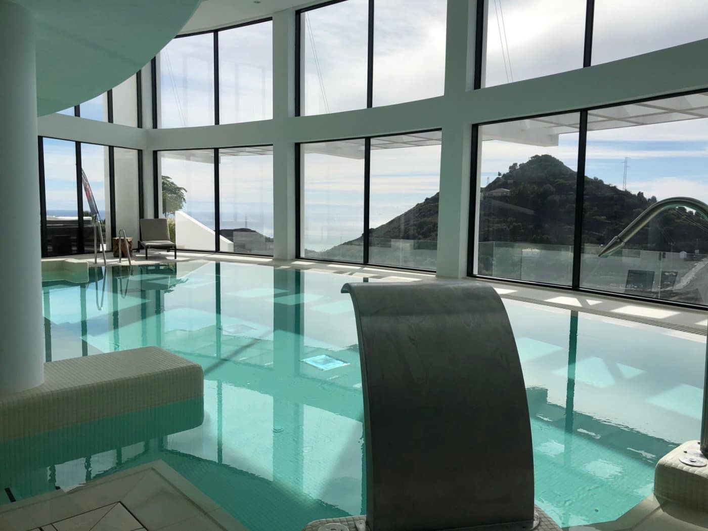 2 bedroom Apartment for sale in Marbella with pool garage - € 799,000 (Ref: 8275362)