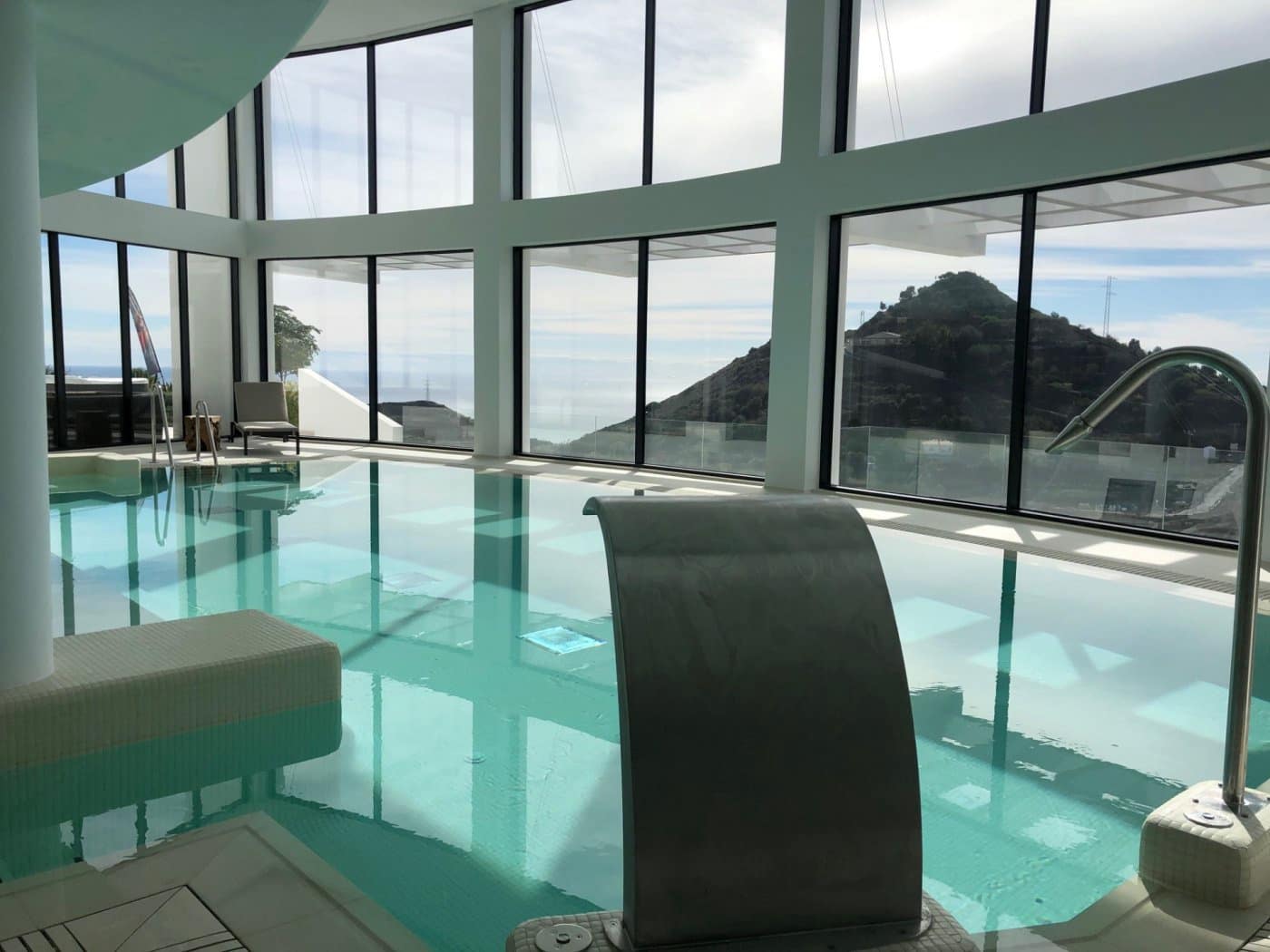 2 bedroom Apartment for sale in Marbella with pool garage - € 799,000 (Ref: 8275362)