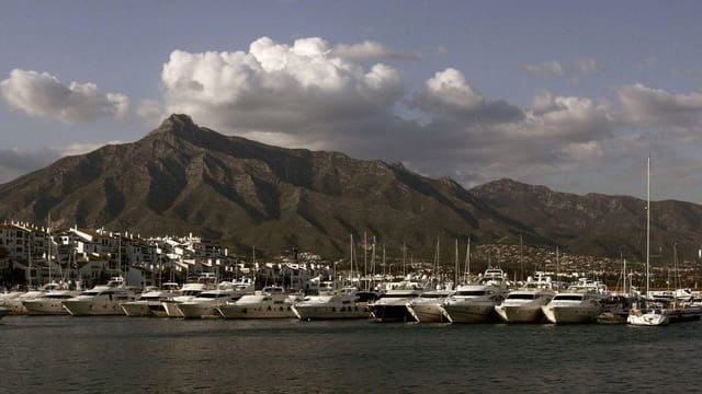 Działka budowlana na sprzedaż w Nueva Andalucia, Marbella - 695 000 € (Ref: 8275401)