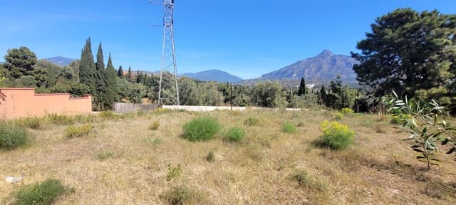 Działka budowlana na sprzedaż w Nueva Andalucia, Marbella - 695 000 € (Ref: 8275401)