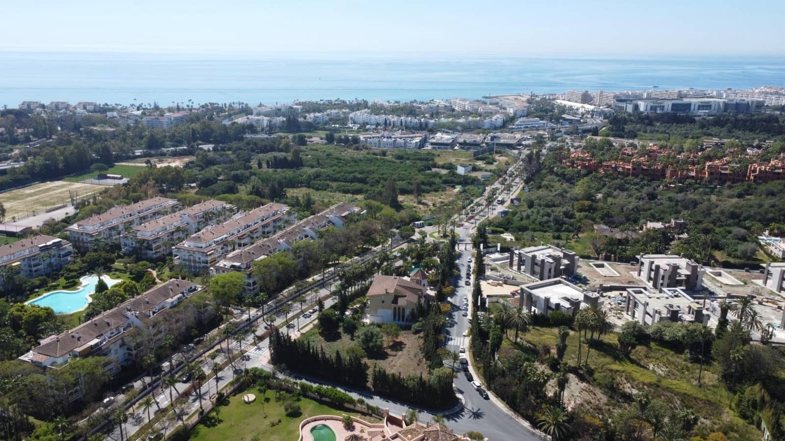 Działka budowlana na sprzedaż w Nueva Andalucia - 695 000 € (Ref: 8275401)