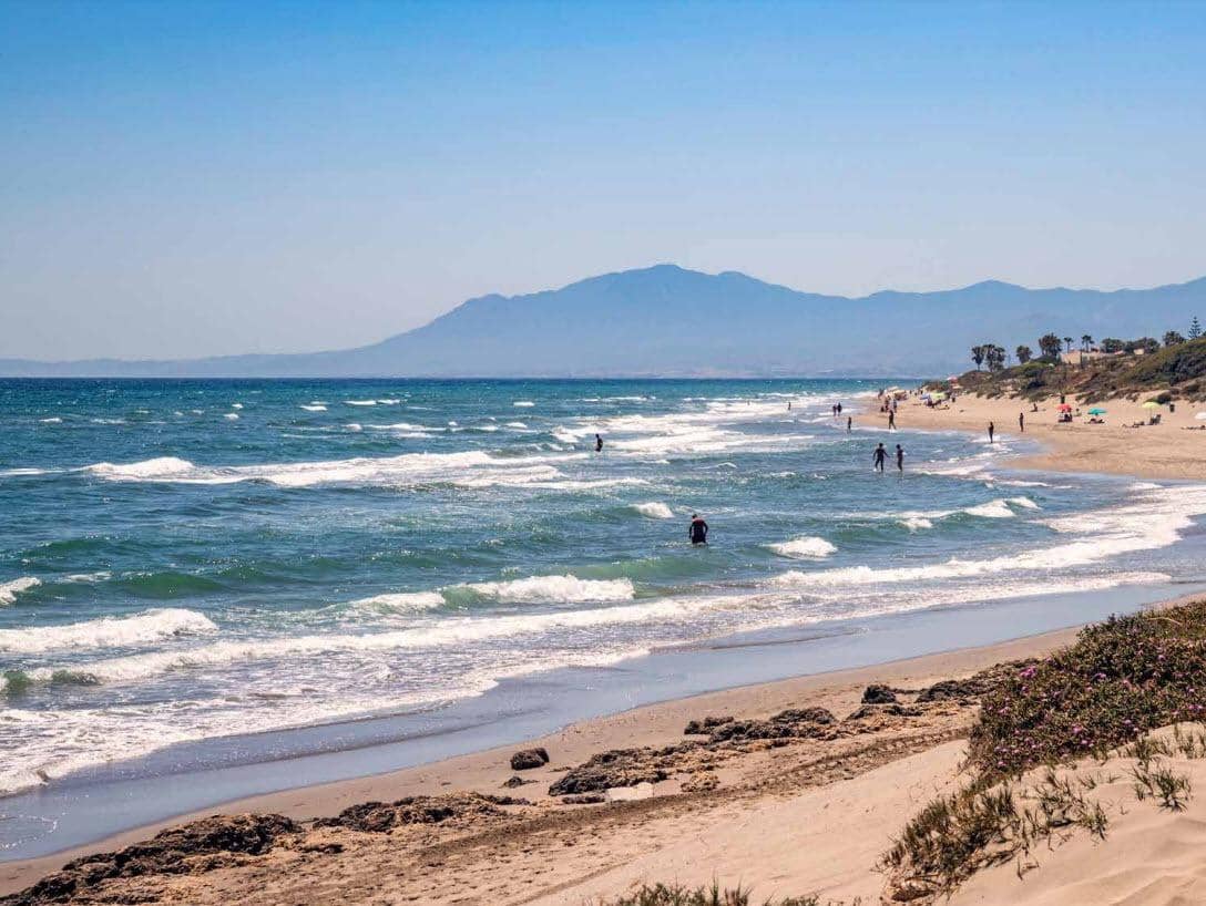 5 bedroom Villa for sale in Benahavis with pool garage - € 5,856,372 (Ref: 8275414)